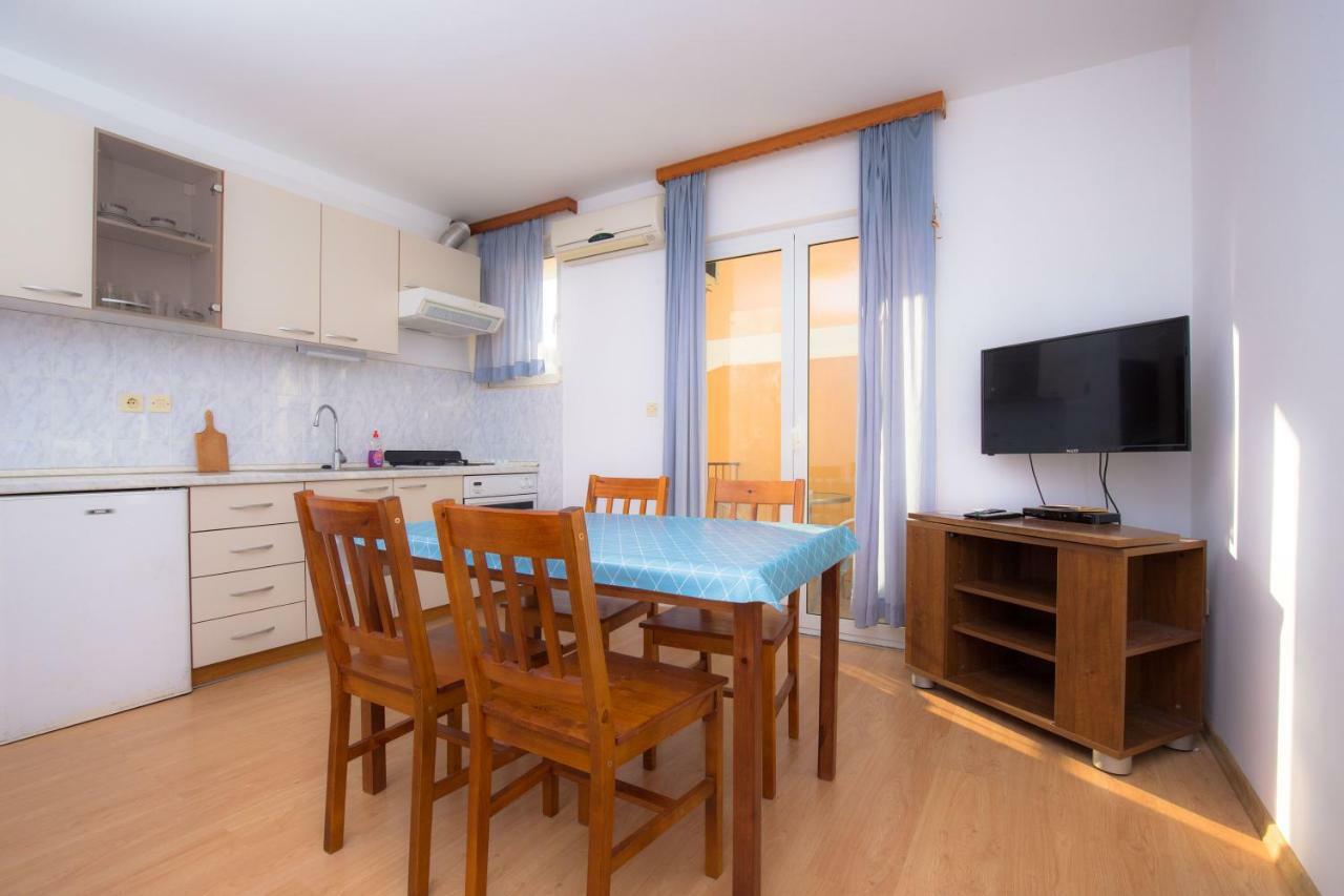 Dagulo Apartment Primosten Exterior photo