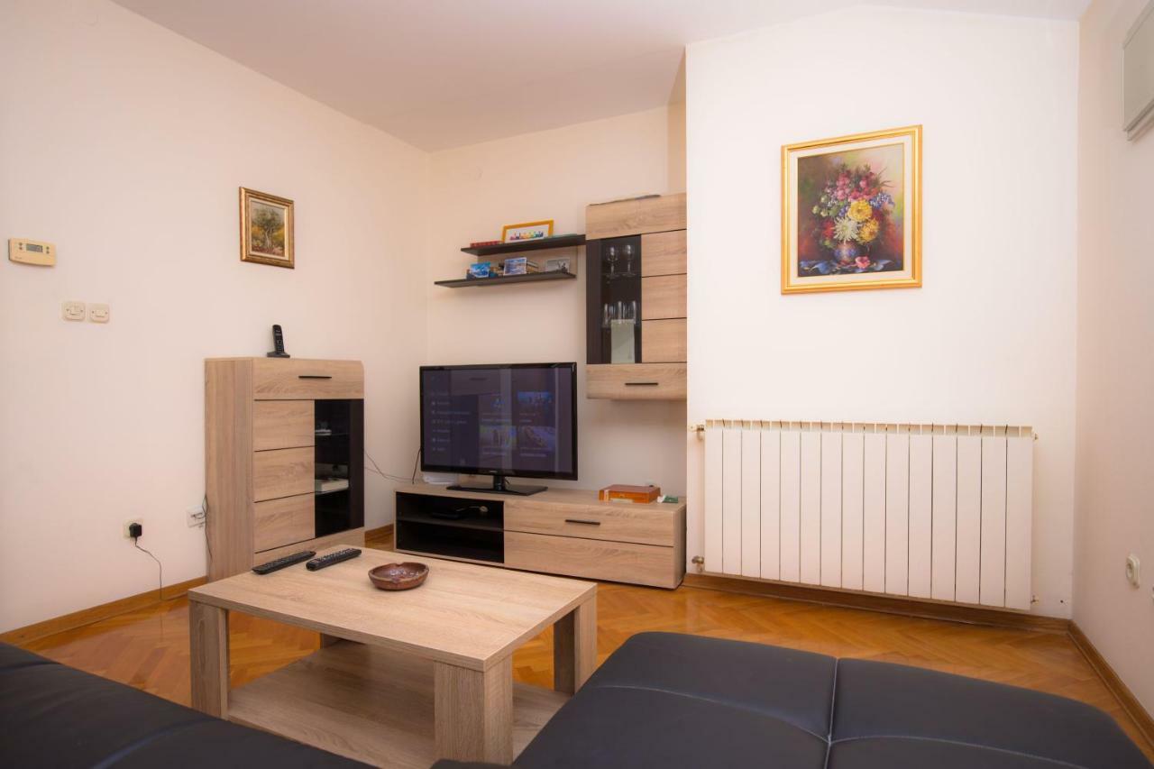 Dagulo Apartment Primosten Exterior photo