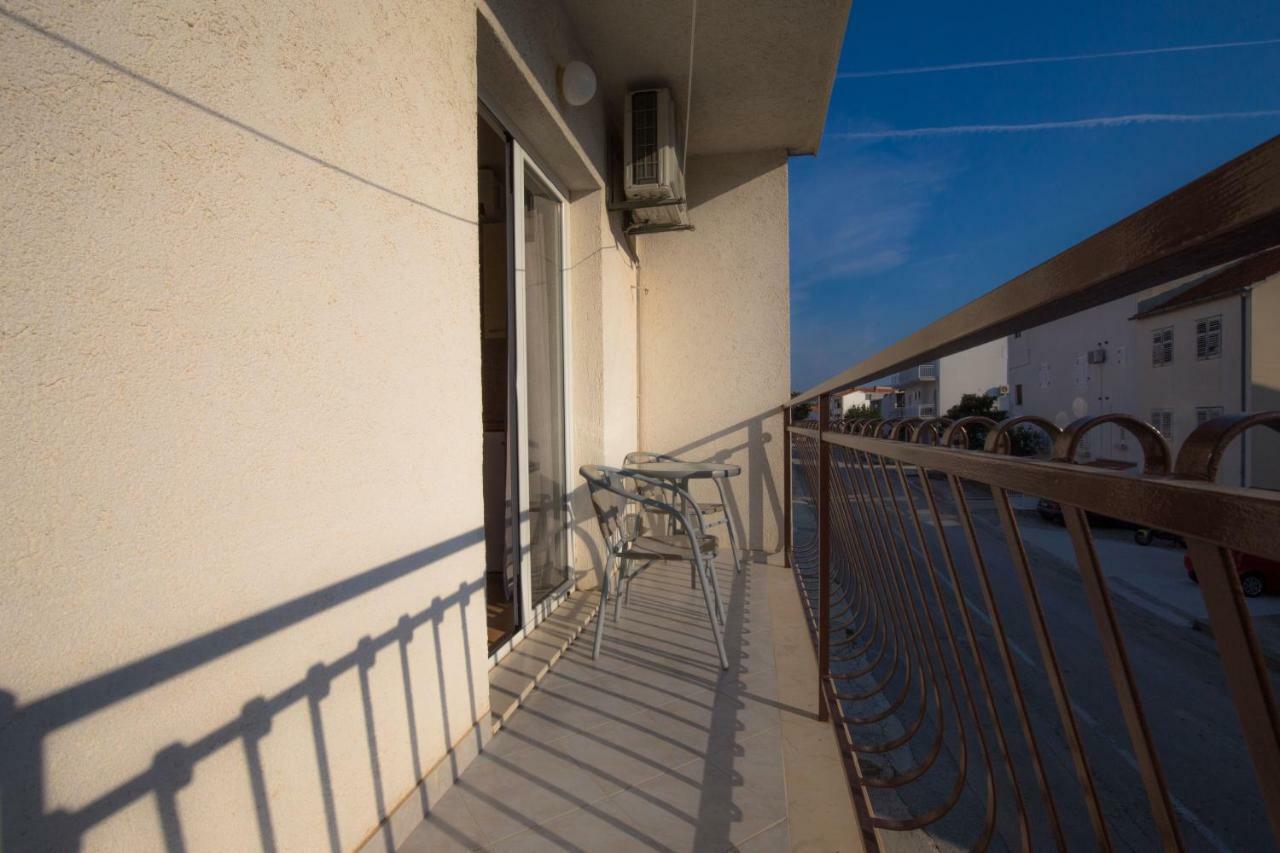 Dagulo Apartment Primosten Exterior photo